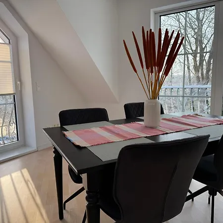 Apartment Luxurioese 3-zimmer-villa-wohnung In Misburg-sued *