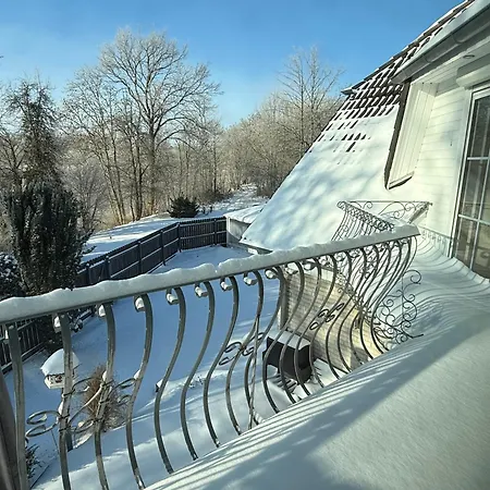 Luxurioese 3-zimmer-villa-wohnung In Misburg-sued *