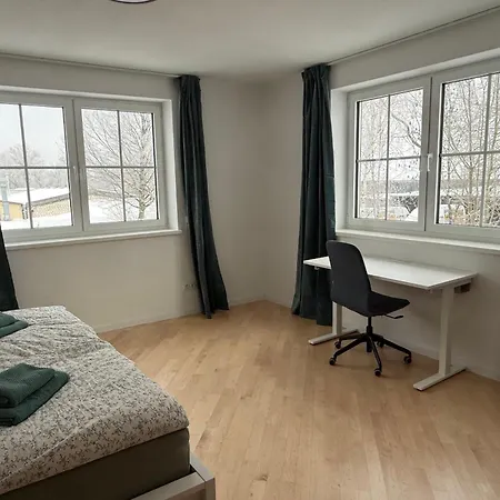 Apartment Luxurioese 3-zimmer-villa-wohnung In Misburg-sued *