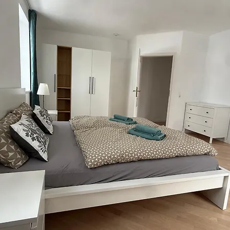 Apartment Luxurioese 3-zimmer-villa-wohnung In Misburg-sued *